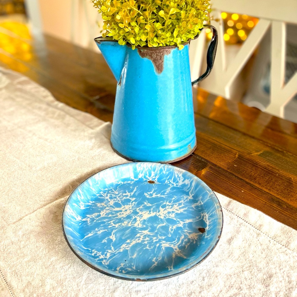 Vintage Blue Swirl Graniteware Enamelware Pie Plate